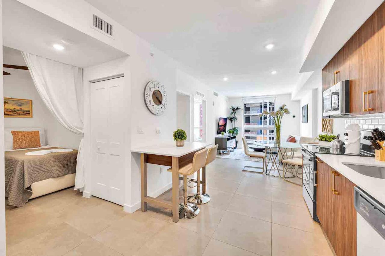 Modern Unit In Downtown Miami With Free Parking Apartment Exterior photo